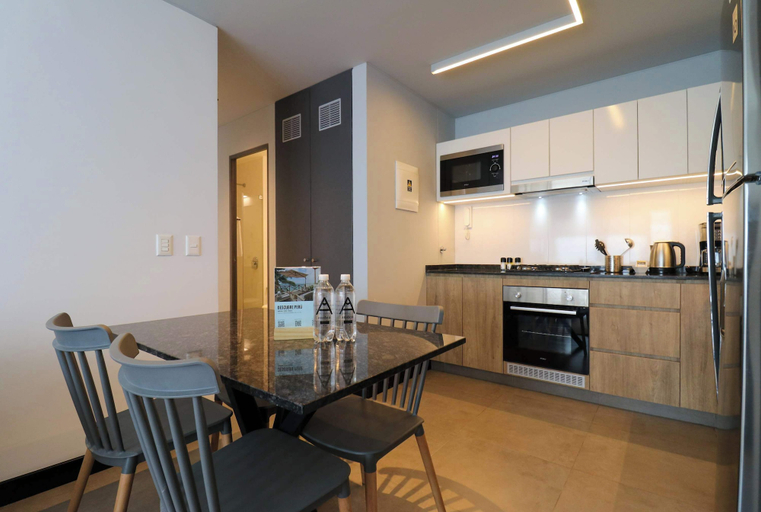 Room 5, w Engaging 2BR w Impressive Deco in San Isidro, Lima