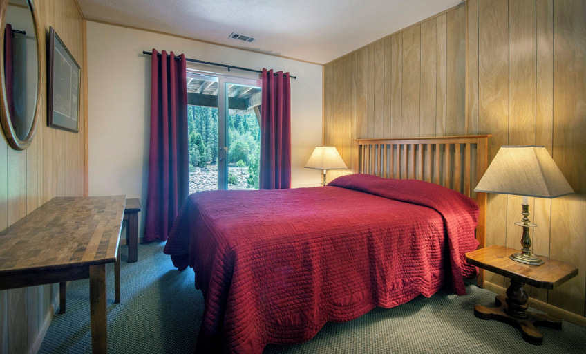 Interior 4, River Lodge, Mariposa