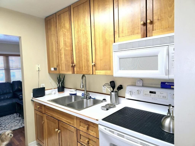 Private kitchen, Little House on E Street, Anchorage