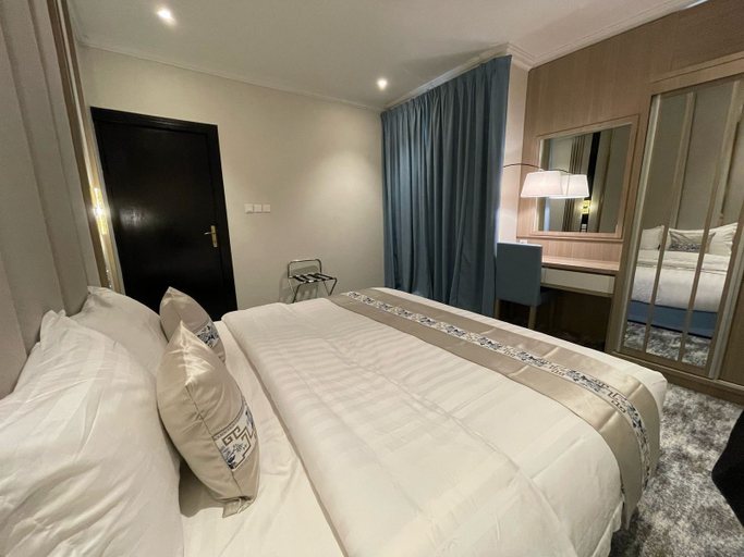Bedroom 3, ROZESHARK