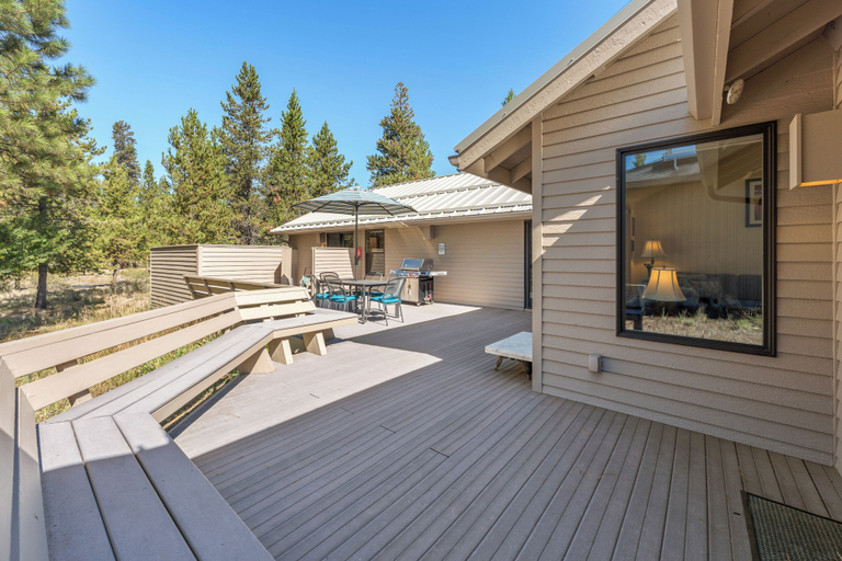 Interior 5, Charming Hot Tub Home Near Sharc, Deschutes