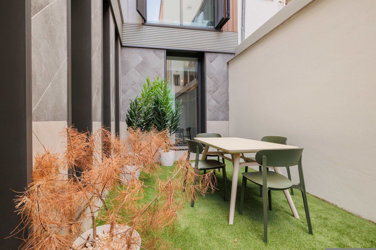Room 4, w Comfy 2BR w Great Terrace in Chueca, Madrid