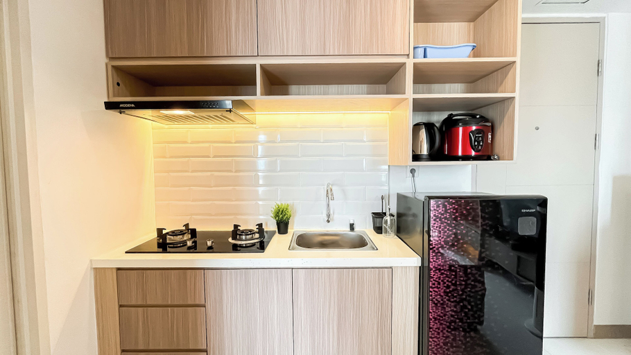 Private kitchen 5, Pleasurable 2Br Apartment Tokyo Riverside Pik 2 Near Tokyo Hub, Tangerang