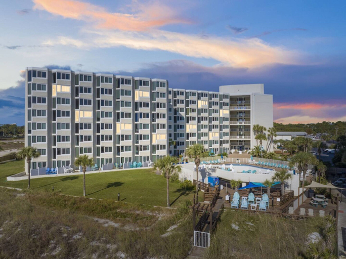 Room 5, Beach Front Ocean Front Condo Top of the Gulf 516, Bay