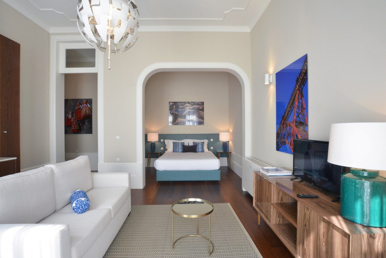 Living room 4, Charming Central Porto Apartment, Porto