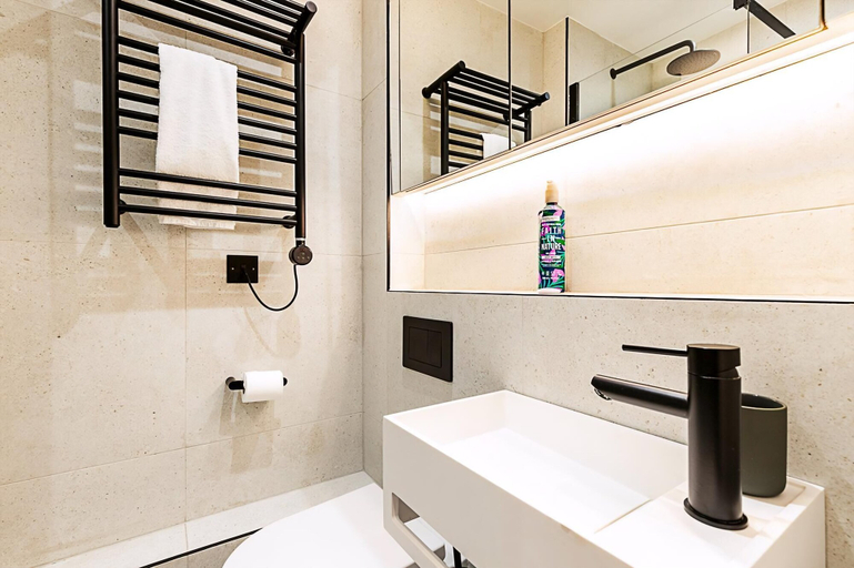 Bathroom 3, Fmar, London