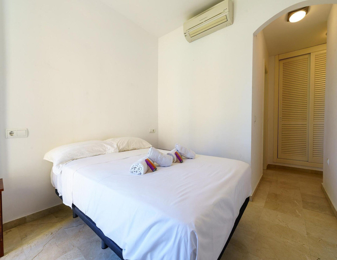 Room 5, Elegant Mijas Costa Holiday Home for 4, Málaga