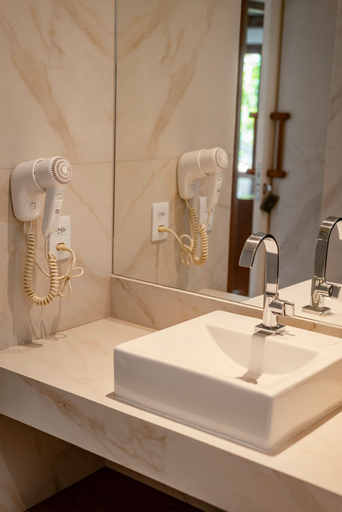 Bathroom 4, Hotel Paraiso do Morro, Porto Seguro