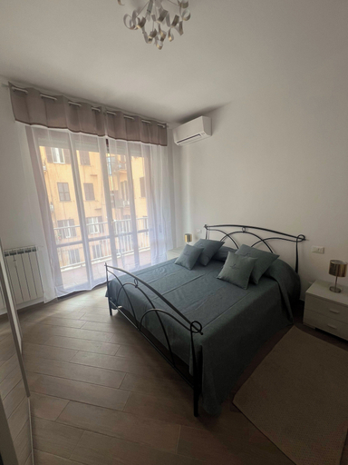 Room 2, Large Bright Apt - Cinque Terre & Gulf of Poets, La Spezia