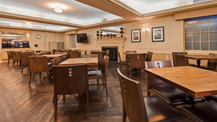 Food & Drinks 5, Wingate by Wyndham Bellingham Heritage Inn, Whatcom