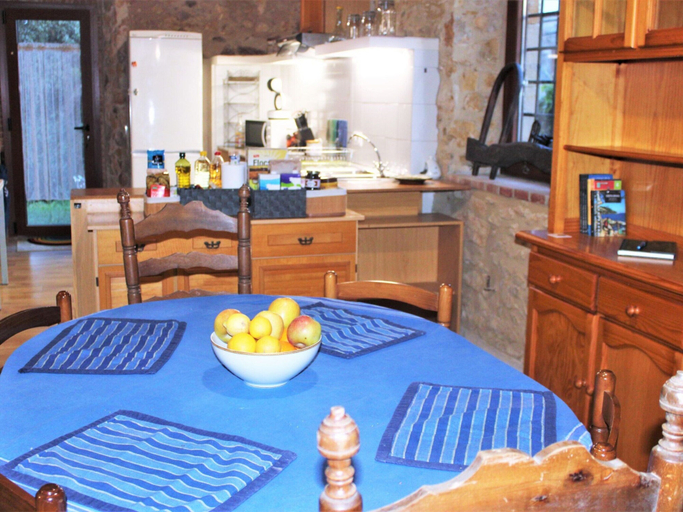 Dining 4, Holiday Home in Catalonia Near Cala Pedrosa Beach, Girona