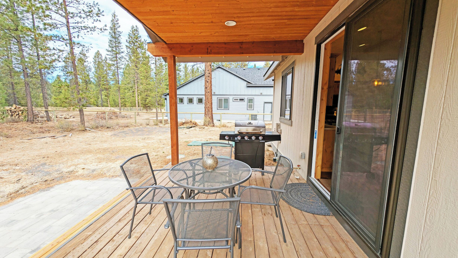 Interior 1, 56593 Celestial Dr, Deschutes