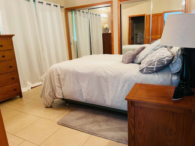 Room 2, Hood Canal Waterfront - Dock Hot Tub BBQ Games, Mason