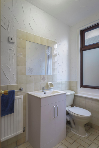 Bathroom 3, Royal Oakwell Hotel, Blackpool