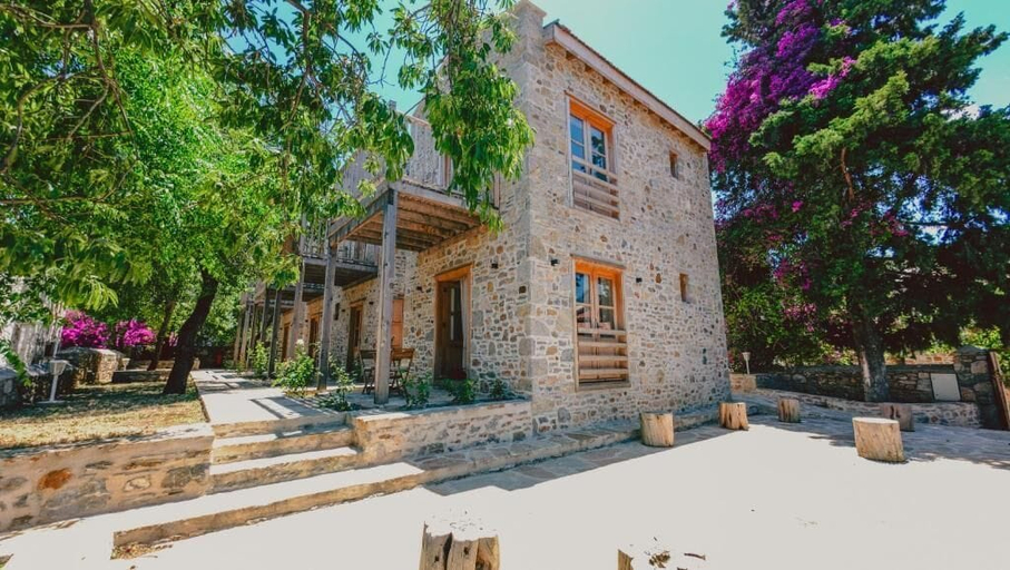 Exterior 3, Gulhiz, Datça