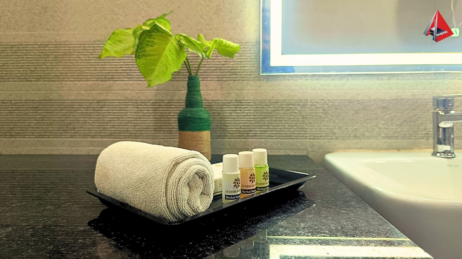 Bathroom 4, AYANSH KLYDE INN, Lucknow