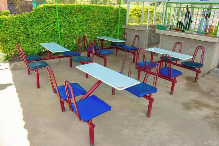 Restaurant 5, Prestige Guest House Karatina, Mathira