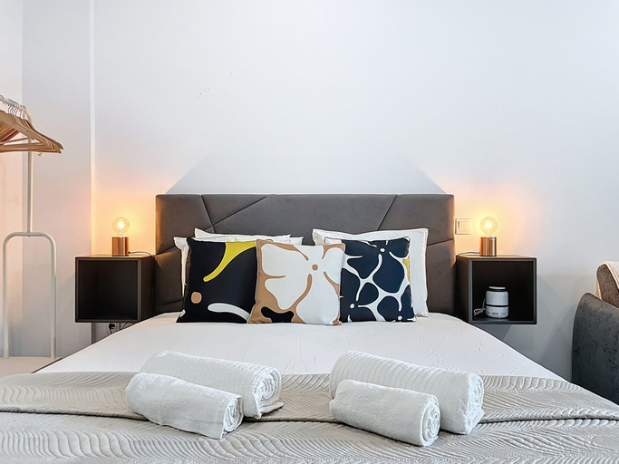 Room 3, Santa Cruz Studio 1 by Atlantic Holiday, Santa Cruz