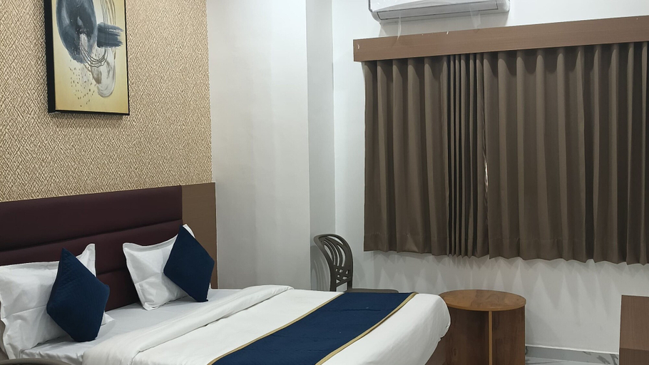 Room 2, Hotel Rose Prime, Anand