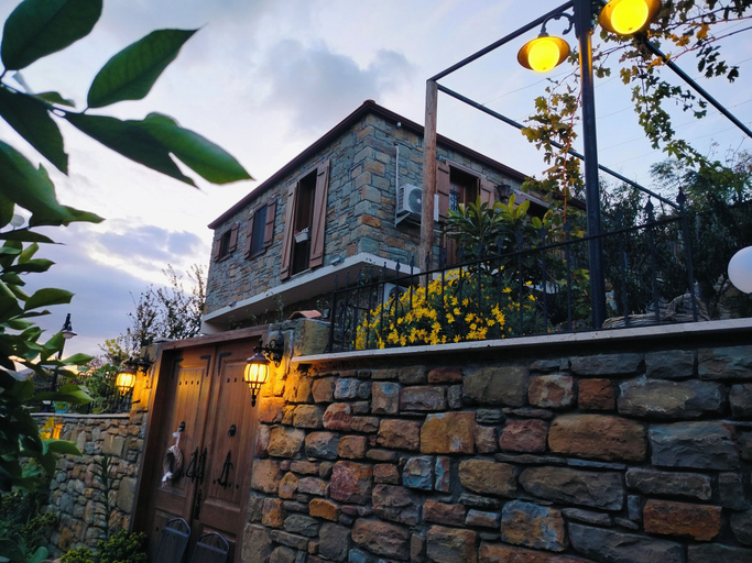 Front of property 3, Degirmen Konukevi, Gökçeada