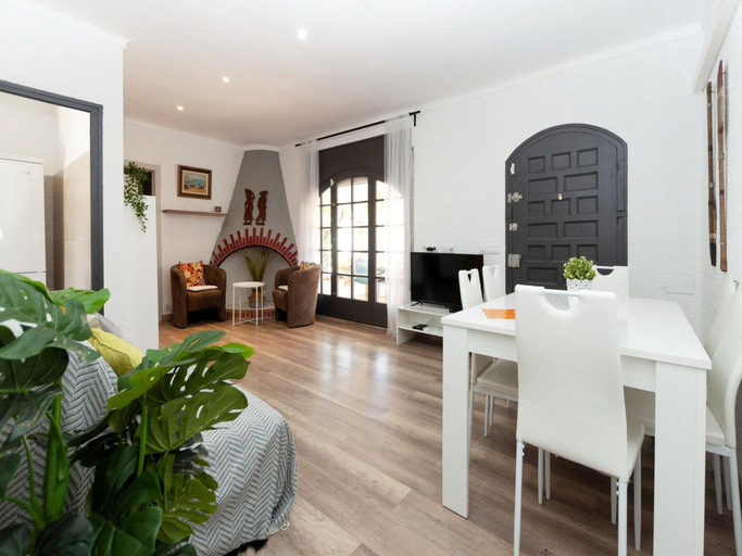 Dining, House in Roses Near Aqua Brava Water Park, Girona