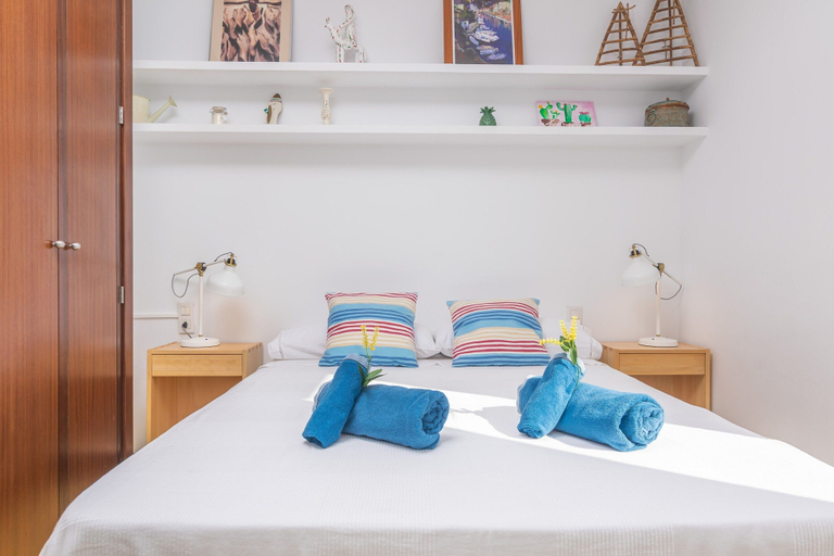 Room 3, Mirella - Apartment In Habitat. Free Wifi, Baleares