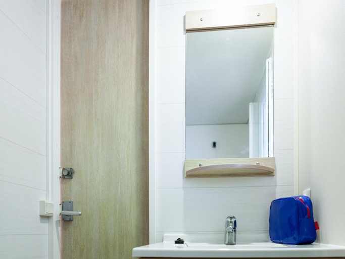 Bathroom, Coastal Charm in Tarragona, Tarragona