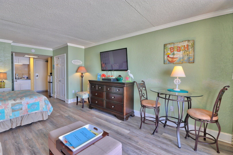 Interior 5, Sand Dunes 2331, Horry