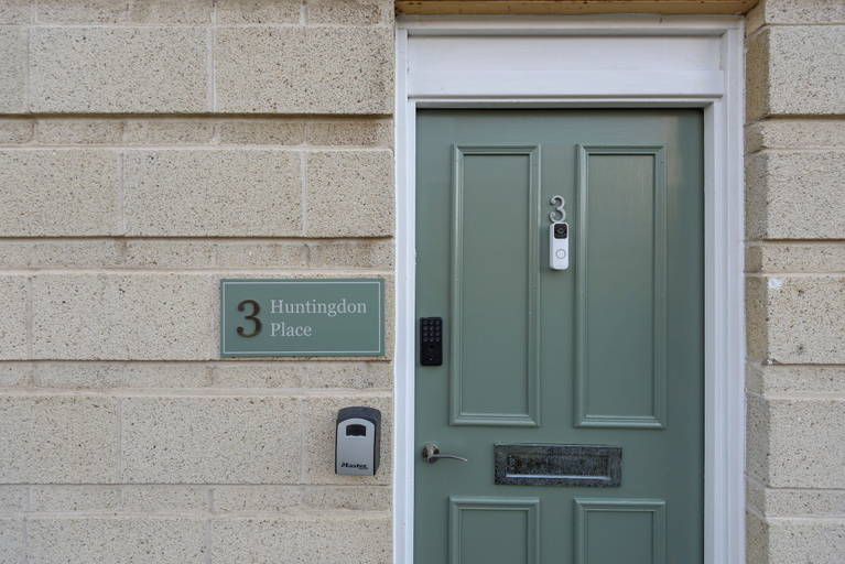 Exterior & Views 2, 3 Huntingdon Place, Edinburgh