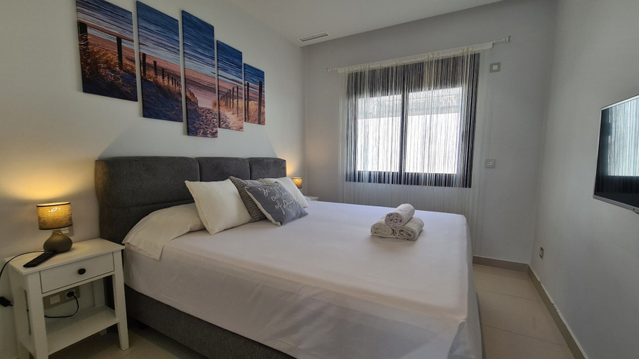 Room 3, Luxury Villa for 6 Guests With Terrace, Alicante
