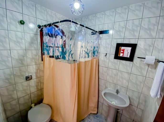 Bathroom 4, Pousada Yurgs, Caraguatatuba
