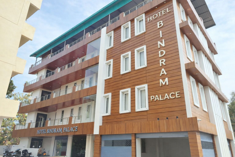Exterior & Views