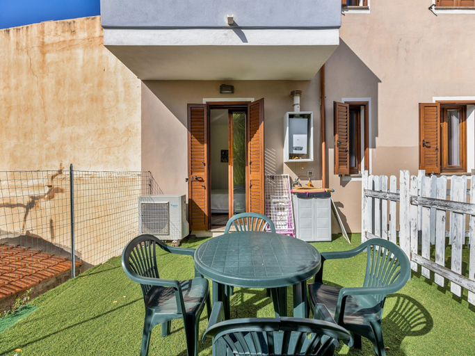 Balcony, Air-conditioned With Garden and Private Parking, Olbia-Tempio