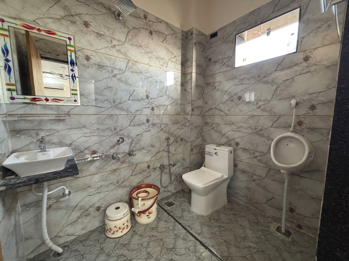 Bathroom 5, Hotel Shree Krishna Palace, Jalor