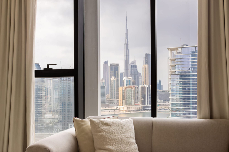 Room 3, Modern Studio at Upside Living With Burj Khalifa View by Simply Comfort, Dubai