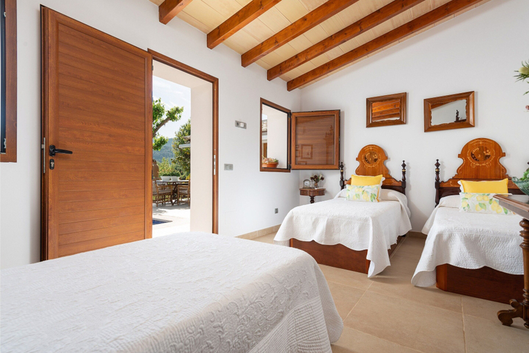 Room 2, Can Sion - Villa With Private Pool In Esporles, Baleares