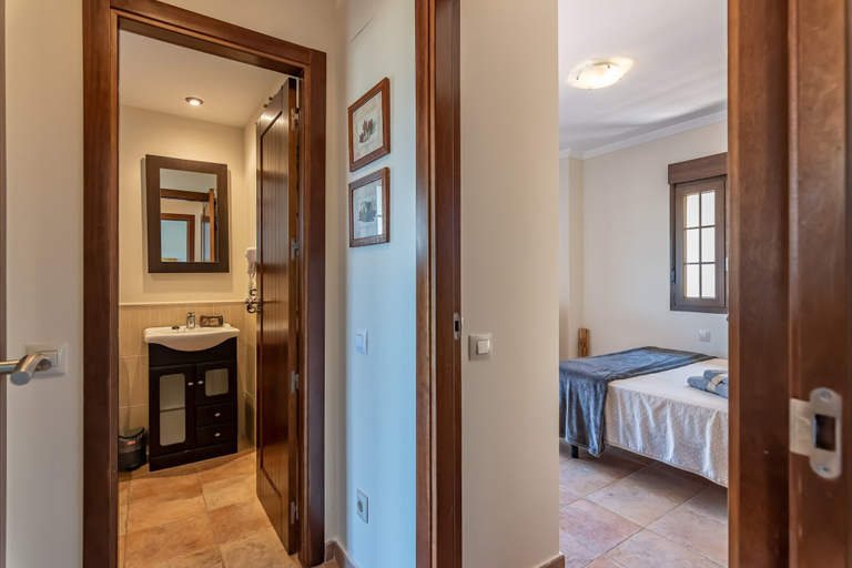 Bathroom 2, 2-bedroom Apartment Near sea, Huelva