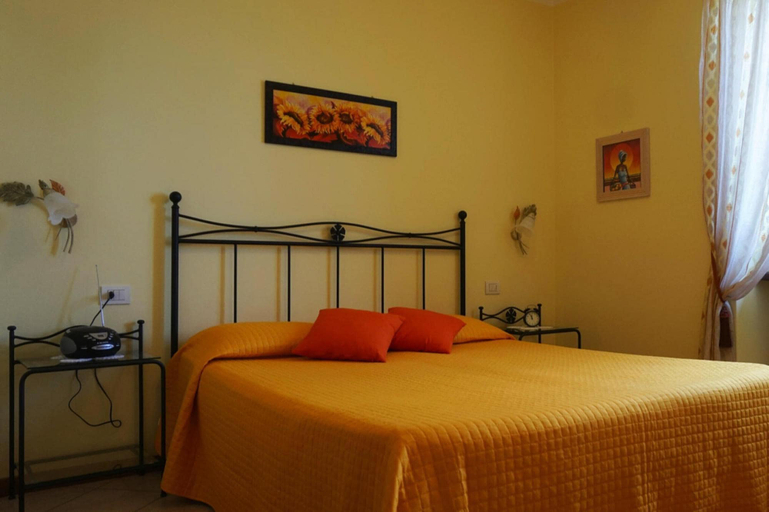 Bedroom 2, Apartments Casa Tamas, Limone, Brescia