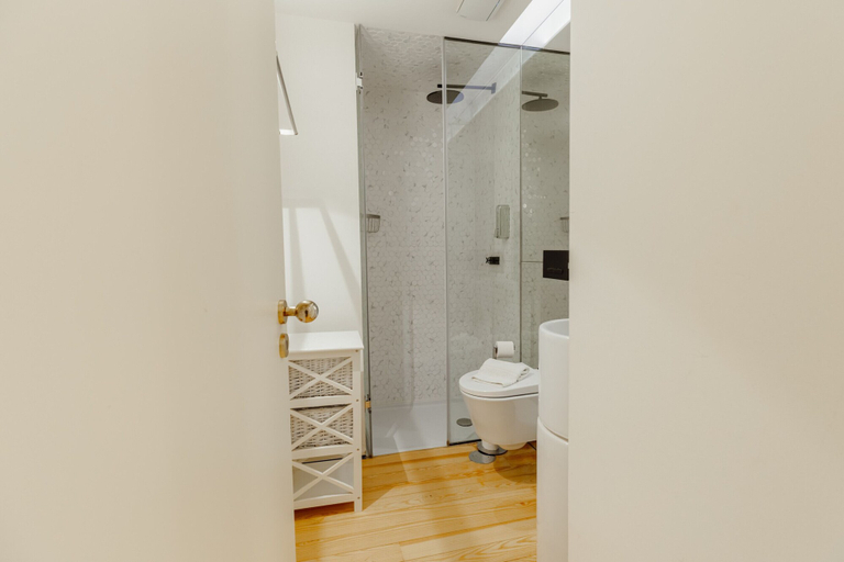 Room 5, Historical Taipas Green by Vacationy, Porto