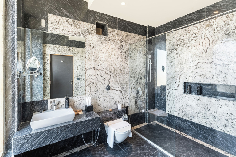 Bathroom 2, Raj Leela Heritage Resort by Estherea, Pali