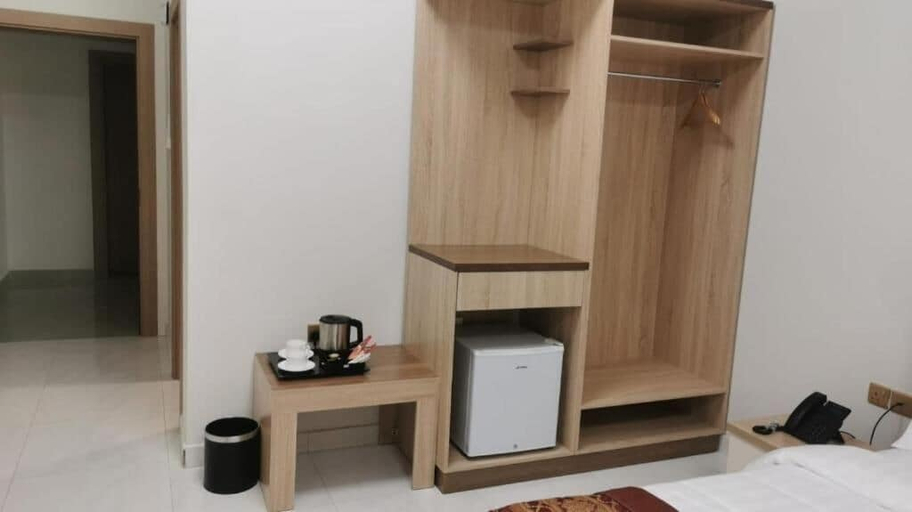 Room 5, Mr Hamoud Al Ruzaiqi, Bausher