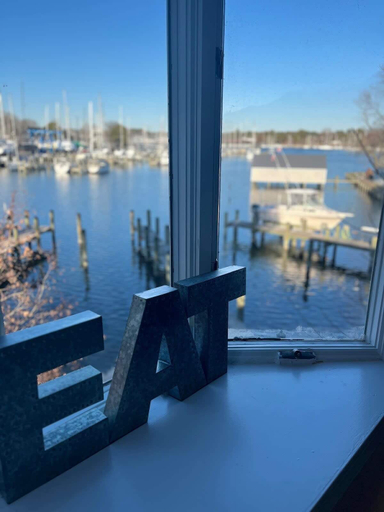 Room 4, Waterfront Views With King Bed in Solomons Island, Calvert