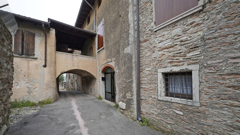Room 3, La Vista dal Borgo in Cecina, Brescia