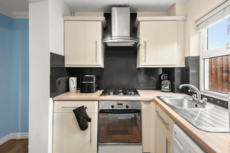 Private kitchen 5, Contractor 3-Bed Long-Stay & Discounts, Wokingham