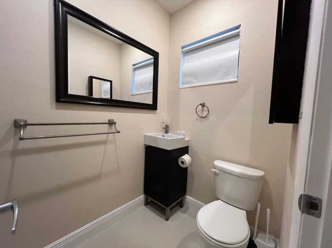 Room 2, Open-concept Urban Stay, Broward