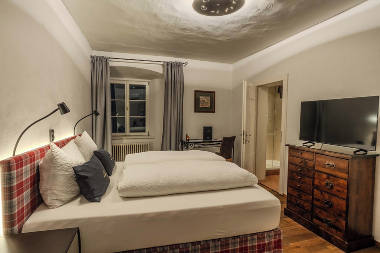 Bedroom 2, Goldener Engl, Innsbruck Land