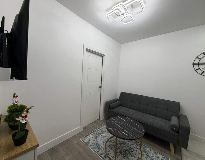 Living area, Cardiff Central Gem - 2 Bed Apartment, Cardiff