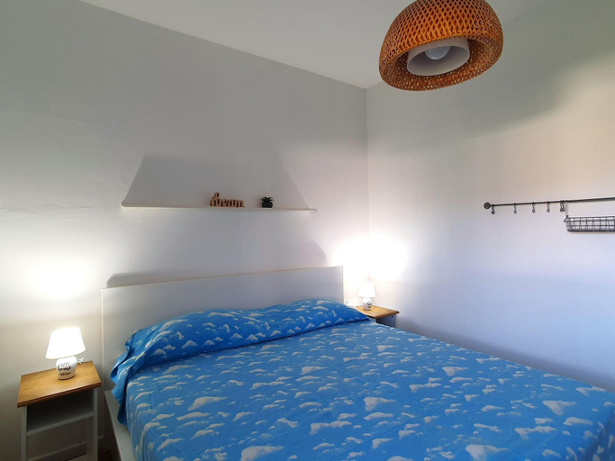 Room 5, Holiday Home by Lake Maggiore With Balcony, Varese