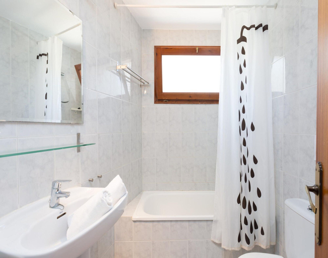 Bathroom 3, Villa Near Cala Canyelles Beach, Girona