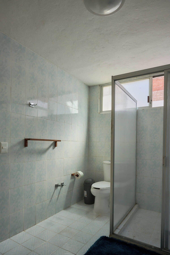 Room 3, Casa Orbit AC Pool Jacuzzi Central Location, Del Centro